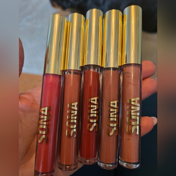 NWOAB SONA Lip Gloss - $10 FOR ALL (5 REMAINING) - Picture 7 of 7